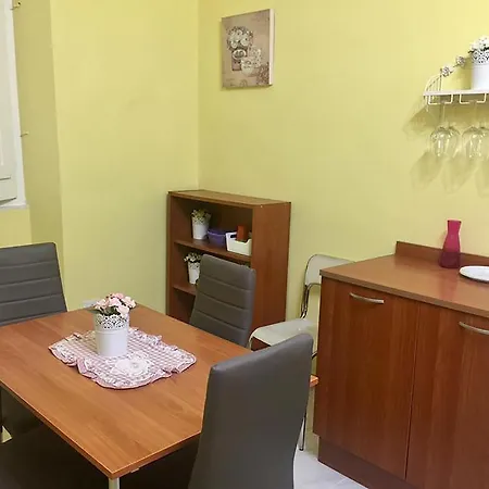 Montello Sweet House Iun Q5874 * Cagliari